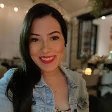 Lorraine Negron's Instagram, Twitter & Facebook