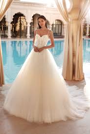 Maybe you would like to learn more about one of these? Brautkleider Spitze Weiss Brautkleid Hochzeitskleid Off Schulter Voluminosem Rock Protrait Kleidung Accessoires