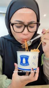 LAWSON BUKA DI KAB. BANDUNG, ., ., Ahirnya lawson buka jg di Kab. Bandung  ga tanggung2 langsung buka 2 outlet sekaligus, lokasinya ada di margahayu  selatan sama di TKI 1, nah aku baru nyobain jajan di ...