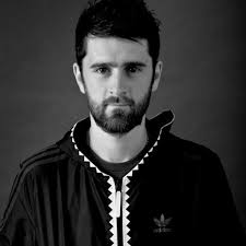 Lee Mortimer's Instagram, Twitter & Facebook