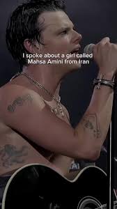 Hazel Brugger zielt auf Christian Lindner bei Spendengala