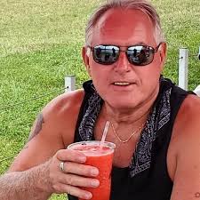 This message is picked for you Hey you. I dont want to waste both our time,  so just one quick question.. Can we b friends??