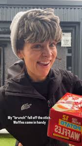 Siobhán McSweeney Running The Traitors like a classroom 👏🏻 📚  #traitorsirl Clip: “The Traitors Ireland” @rteone @siobhni