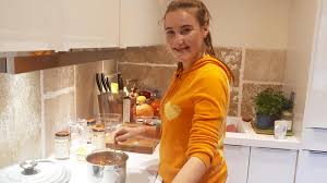 Watching das perfekte dinner (like the german version of come dine with me but everyone's quite a bit nicer to each other) and i may have fallen in love with today's host after just one evening. Folge 4 Vom 11 02 2021 Das Perfekte Dinner Tvnow