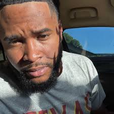 The Saints signed former LSU runningback Clyde Edwards-Helaire. This comes  after Kamara left last game with a groin injury. (Via @nofnetwork)  #trending #saints #nola #nfl #saintsnews