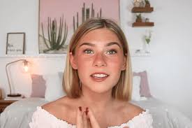 Mengenal Sunburn Blush, Tren Makeup Merah Merona yang Fresh