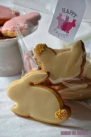 Lapins Et Cocottes Aux Amandes Biscuits De Paques Easter Bunny Cookies Dessert Noel Facile Patisserie De Paques Biscuits De Paques