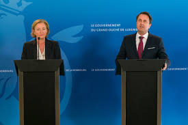 Zu einer pressekonferenz, im journalistenjargon kurz „pk, laden beispielsweise stars, politiker, nichtregierungsorganisationen, institutionen, verbände, initiativen. Pressekonferenz Premier Bettel Corona Massnahmen In Luxemburg Bleiben Vorerst Unverandert Tageblatt Lu Tageblatt Lu