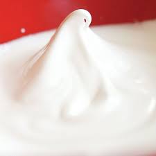 Whipping To Soft Medium And Firm Peaks How To Finecooking Soft Cookie Beating Egg Whites Egg White Meringue Recipe