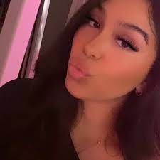 Mackenzie Simmons's Instagram, Twitter & Facebook