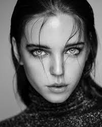 Kate Herr's Instagram, Twitter & Facebook