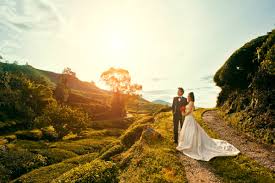 The best pre wedding photoshoot locations and venues including bhoga nandeeshwara temple, nandi hills, makalidurga, lalbagh botanical gardens, windsor manor, sommer house, satori scape, the tamarind tree, kr flower market, cubbon park, commercial street, the courtyard house. Top 10 Pre Wedding Photoshoot Locations In Malaysia The Wedding Vow