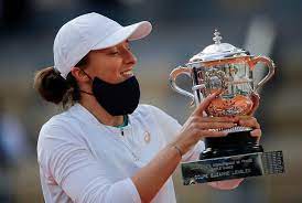 Iga świątek bez większych problemów pokonała francuzkę selenę janicijevic 2:0 (6:3, 6:0) i awansowała do ii rundy french open. Iga Swiatek Zapytana O Agnieszke Radwanska Piekne Slowa Mistrzyni Roland Garros Tenis Sport Pl