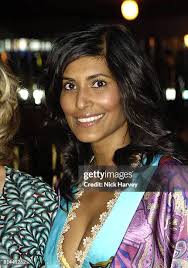 14 Photos & High Res Pictures