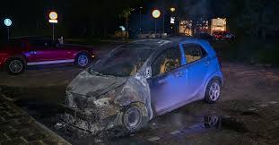 112-nieuws: Meerdere auto's in brand in Wilnis | Jongen (17) aangehouden voor babbeltrucs