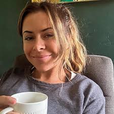 Nicole Abel (@nicoleabel.art) • Instagram photos and videos