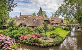 Great savings on hotels & accommodations in giethoorn, netherlands. Giethoorn Niederlande Das Venedig Des Nordens Geo