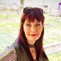 Renee Woods's Instagram, Twitter & Facebook