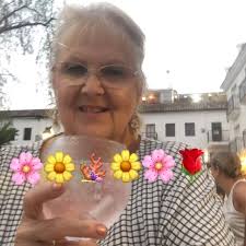 The last photo of Dame Maggie Smith, taken at a London restaurant one week  before she died at age 89.