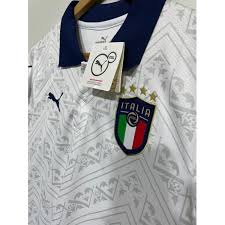 Com taxa de cafeína de 2,5%, corresponde a cerca de um quarto da produção. Camisa Selecao Italia 20 21 Estoque Atk Fut