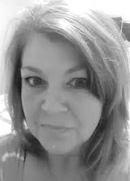 Vicki Roe's Instagram, Twitter & Facebook