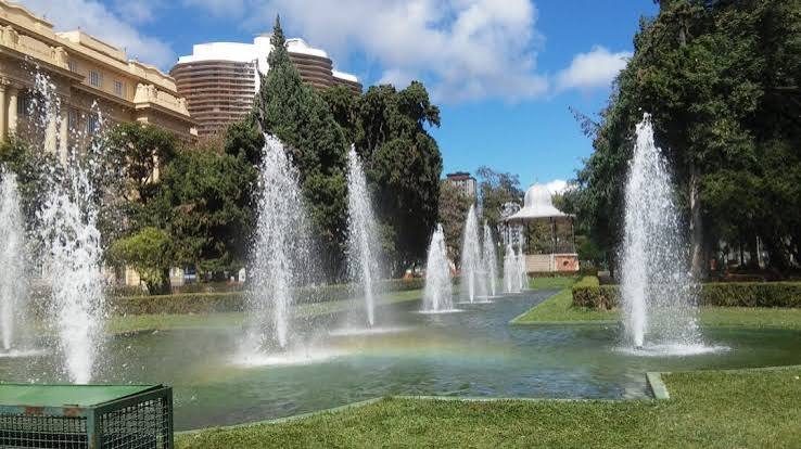 O Que Fazer em Belo Horizonte De Graça: Circuito Cultural da Praça da Liberdade e Barzinhos de Estufa