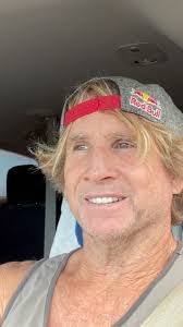 Dustin Trumbull's Instagram, Twitter & Facebook