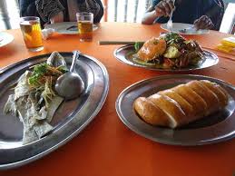 This is a halal seafood restaurant at pantai jeram. Seafood Picture Of River View Seafood Restaurant Kuala Selangor Tripadvisor