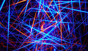 Proponiendo que la luz, en ciertas circunstancias, se comporta como partículas de energía independientes (los cuantos de luz o fotones). 10 CuriozitaÅ£i Din FizicÄƒ Si Lucruri Ciudate Inbors