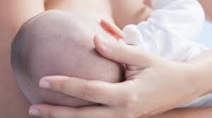 Vous ne devez pas mettre fin à l'allaitement. En Refusant L Allaitement Il Sauve Sa Mere D Un Cancer Du Sein Femme Actuelle Le Mag