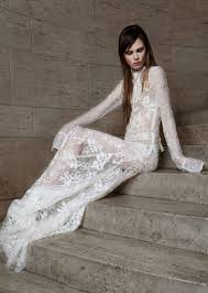 Finalmente è possibile vedere ed acquistare le sue creazioni anche in italia presso uno dei vera wang store. Abiti Da Sposa 2015 Vera Wang