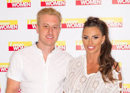 Soooo happy with my final result of my new teeth me smile ! Katie Price Has Inspired New Boyfriend Kris Boyson To Get A New Set Of Teeth Sick Chirpse