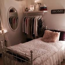 anything in this room simiallar インテリア 一人暮らし ベッドルームのアイデア インテリアデザイン