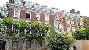 Jeffrey preston «jeff» bezos фамилия при рождении — йоргенсен; Cars Outside Jeff Bezos Dc House Racked Up Nearly 17 000 In Parking Tickets During 12 Million Renovation
