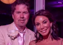 Who is Glenn Frey first wife Janie Beggs?