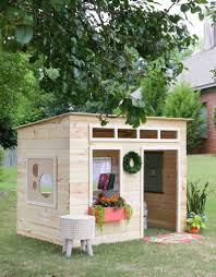 Es fängt bei einem einfachen spielhaus für den garten an und kann bis zu einem großen spielhaus inklusive rutsche, schaukel und sandkasten optimiert werden. Garten Spielhaus Holz Gunstig Das Sieht Teuer Aus Von Garten Spielhaus Holz Patiohk Co Innerhalb Gart Spielhaus Selber Bauen Holzhaus Garten Spielhaus Garten