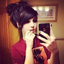 Hahaa Waring This Hair Style Right Now So Adorbs And Cute In A Messy Way But Like I Said Its So Adorbs Emo Hair Hair Styles Scene Hair