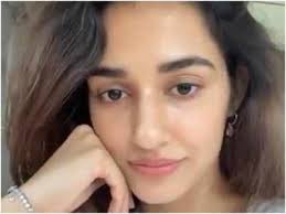 Born 13 june 1992) is an indian actress who works primarily in hindi films. Disha Patani S No Makeup Selfie Is Sure To Leave You Mesmerised View Picture Hindi Movie News Times Of India