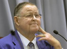 2 incumbents face challengers in Kanawha school board race