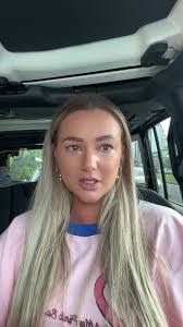 Karina Henry's Instagram, Twitter & Facebook