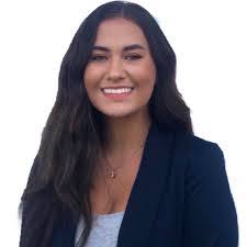 Danielle Collette's Instagram, Twitter & Facebook