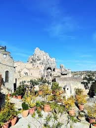 There are more cities competing for the title, though it seems that it is damascus who wins. Unul Dintre Cele Mai Vechi Orase Din Lume Matera Jurnal De Calatorii