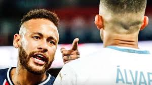 Ya cambiado y más relajado, neymar tomó su celular y tuiteó: Psg Vs Marseille Neymar Gives Fiery Response To Alvaro Gonzalez Claiming He Wasn T Racist Football News