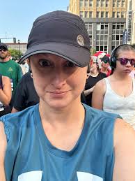 Today was my first ever race 🤩 When I entered, I estimated a 2:35-2:40  finish time and I finished sub 2. Buzzing is an understatement! 🫶🏻🏃🏻‍♀️