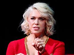 La reacción de la actriz Hannah Waddingham (Juego de Tronos) a este sexista  comentario de un fotógrafo: "No seas capullo"