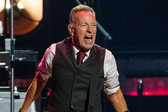 Bruce Springsteen Lets the Music Do the Talking at Post-Election Show