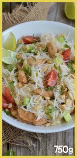Recette Salade De Vermicelles De Riz Au Poulet Tomates Concombre Et Cacahuetes En Video Recette Salade De Vermicelle Salade De Vermicelle De Riz Recette Vermicelle