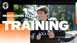 Vind jouw nederlands elftal shirt. De Eerste Training Van Het Nederlands Elftal In 2021 Youtube