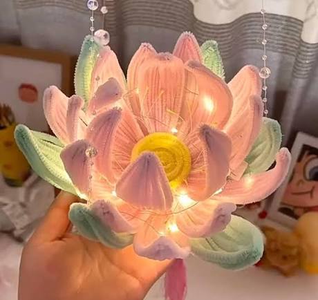 Làm lồng đèn trung thu hoa sen bằng kẽm nhung quá dễ nè😍😍😍 Kẽm nhung rẻ  lắmmmm, hơi tốn công xíu thui mà nhìn cũng xinh đó 🤗 #md