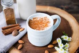 Tahukah kalian, kayu manis merupakan rempahan yang sangat bagus untuk mengatasi berbagai penyakit pada tubuh anda. Buktikan 8 Khasiat Rutin Minum Susu Hangat Campur Kayu Manis